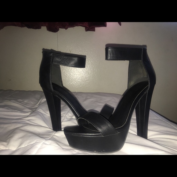 Kathy Jean Black High Heels - Picture 2 of 6